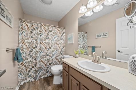 732 Oakdale Circle Elyria OH 44035