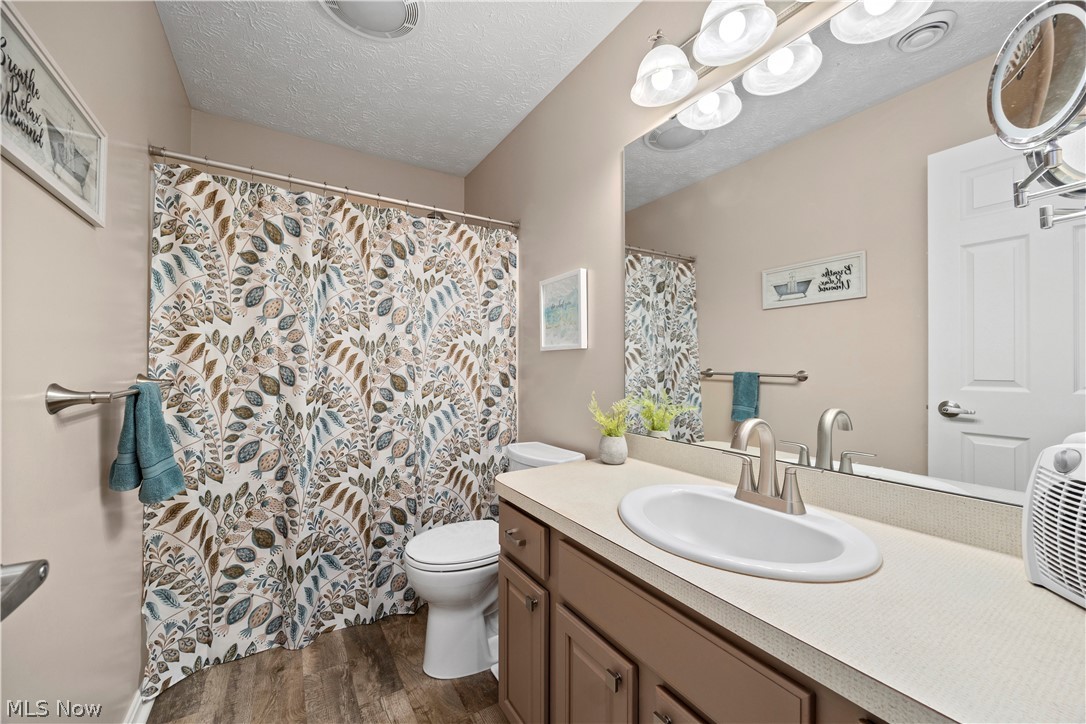 732 Oakdale Circle Elyria OH 44035