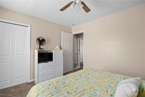 732 Oakdale Circle Elyria OH 44035