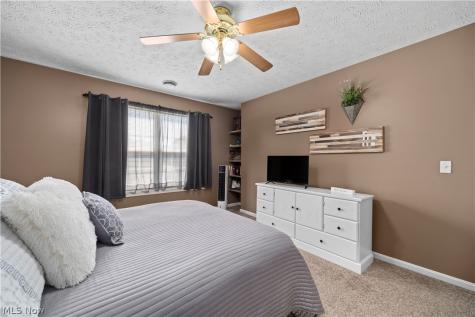 732 Oakdale Circle Elyria OH 44035