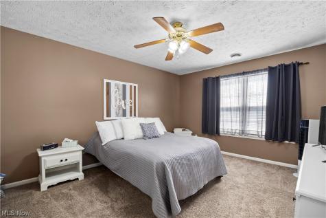 732 Oakdale Circle Elyria OH 44035