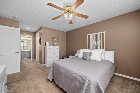 732 Oakdale Circle Elyria OH 44035