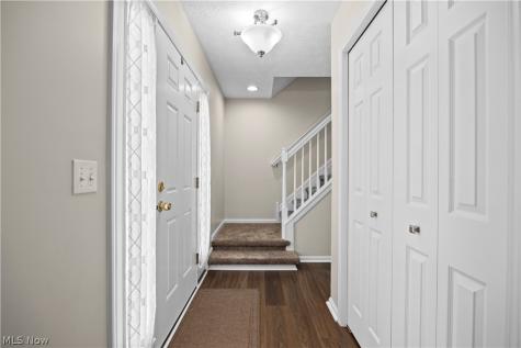 732 Oakdale Circle Elyria OH 44035