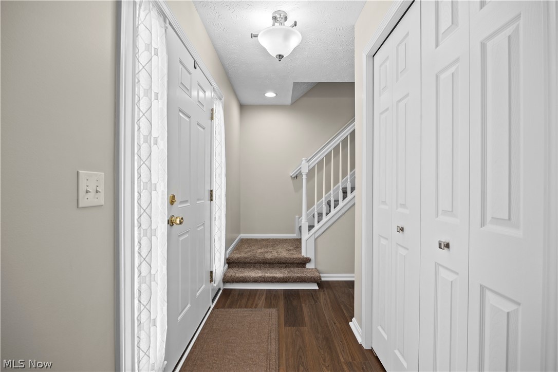 732 Oakdale Circle Elyria OH 44035