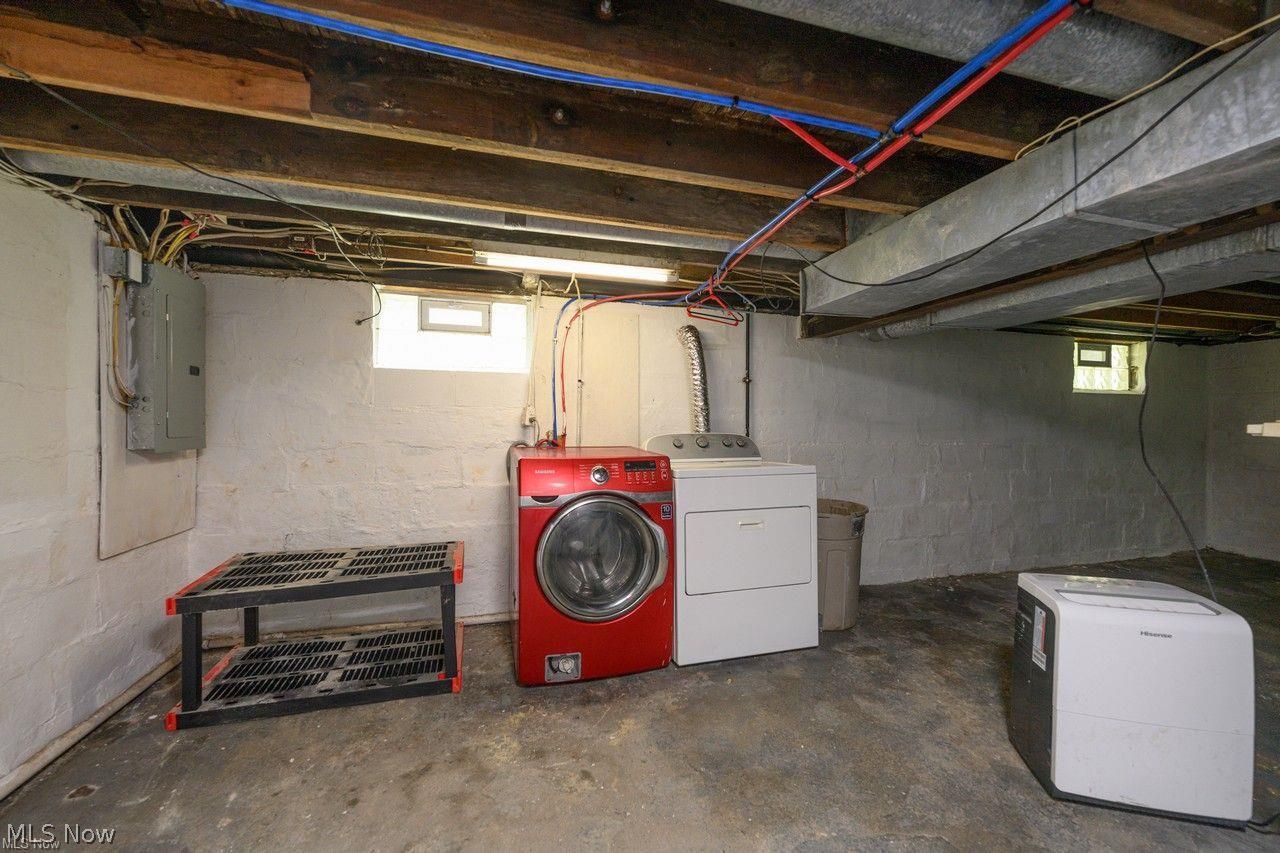 1838 Ford Avenue Akron OH 44305