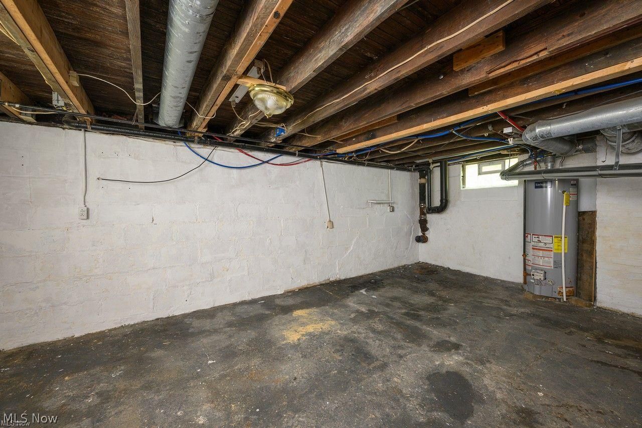 1838 Ford Avenue Akron OH 44305