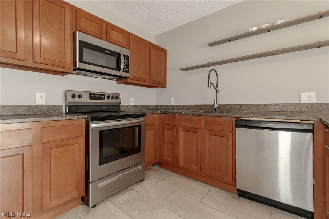 6334 W 130th Street Brook Park OH 44142
