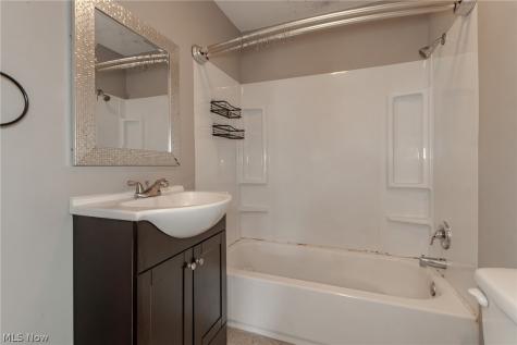 6334 W 130th Street Brook Park OH 44142