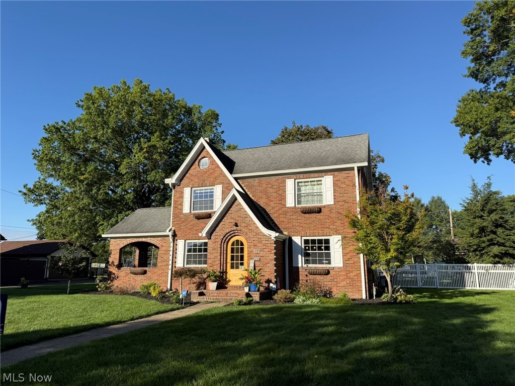 822 3rd Street NW New Philadelphia OH 44663