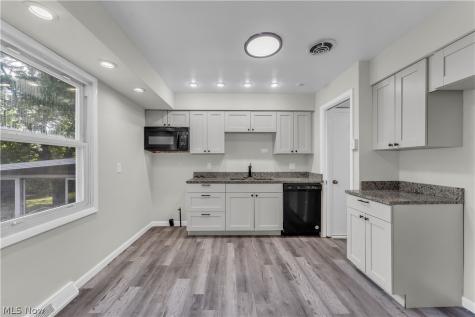 5124 Donovan Drive Garfield Heights OH 44125