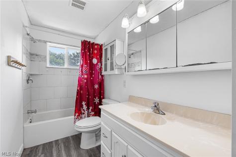 553 Jeanette Street Brunswick OH 44212