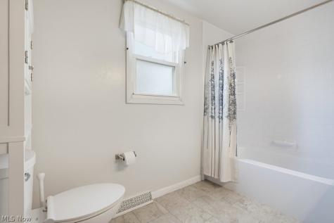 5054 Joseph Street Maple Heights OH 44137