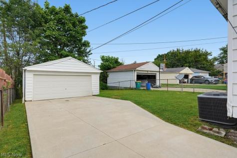 5054 Joseph Street Maple Heights OH 44137