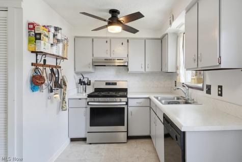 5054 Joseph Street Maple Heights OH 44137