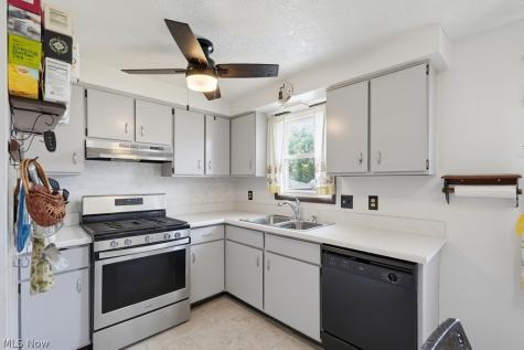 5054 Joseph Street Maple Heights OH 44137