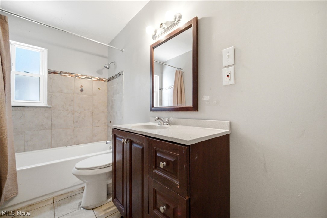 4064 E 155th Street Cleveland OH 44128