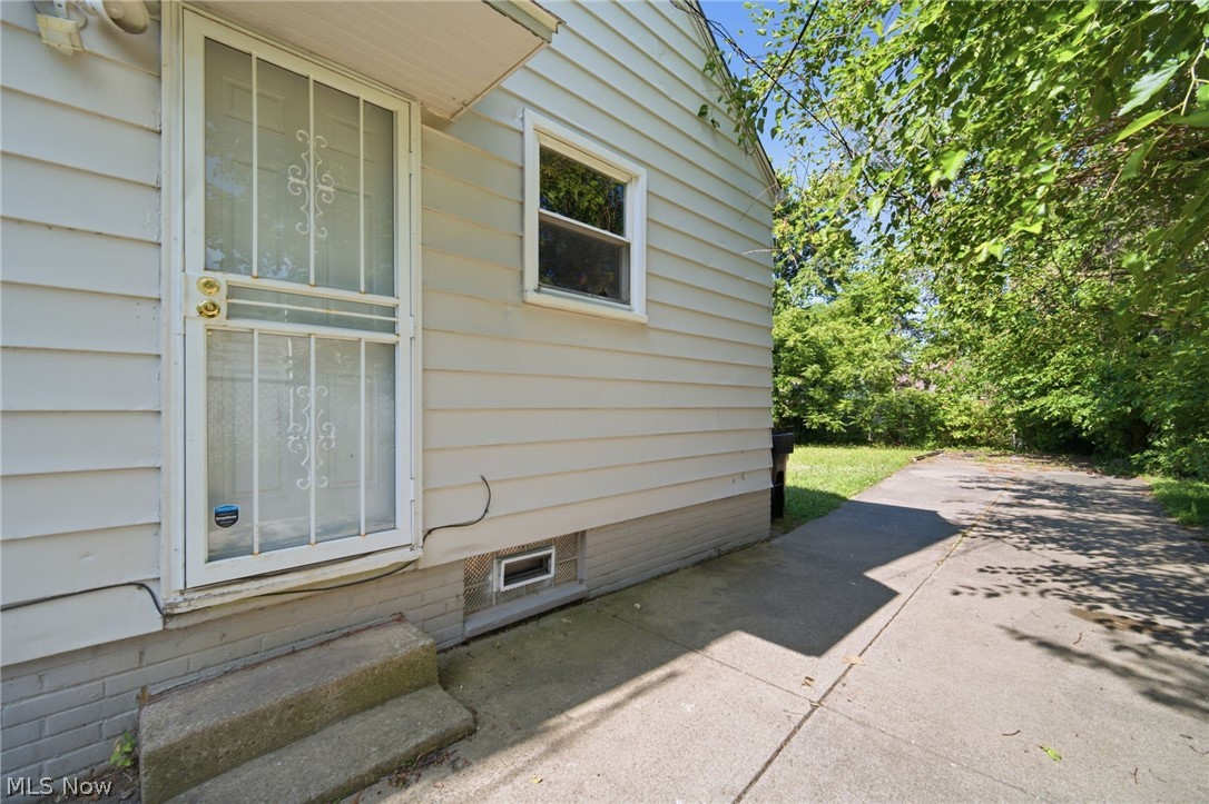 4064 E 155th Street Cleveland OH 44128