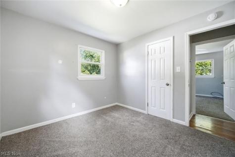 4064 E 155th Street Cleveland OH 44128