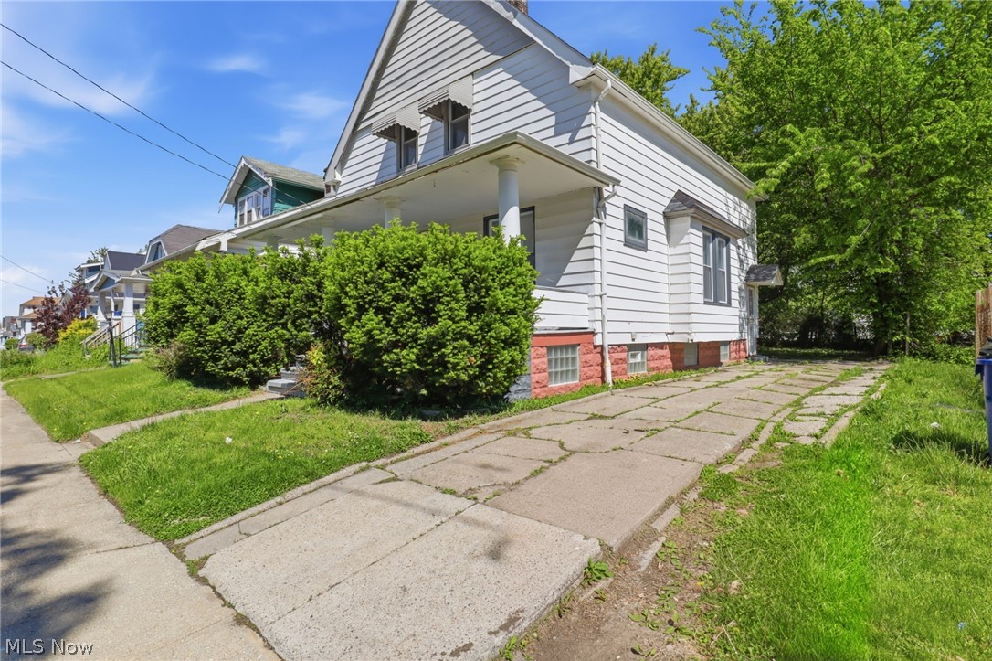 13913 Chapelside Avenue Cleveland OH 44120