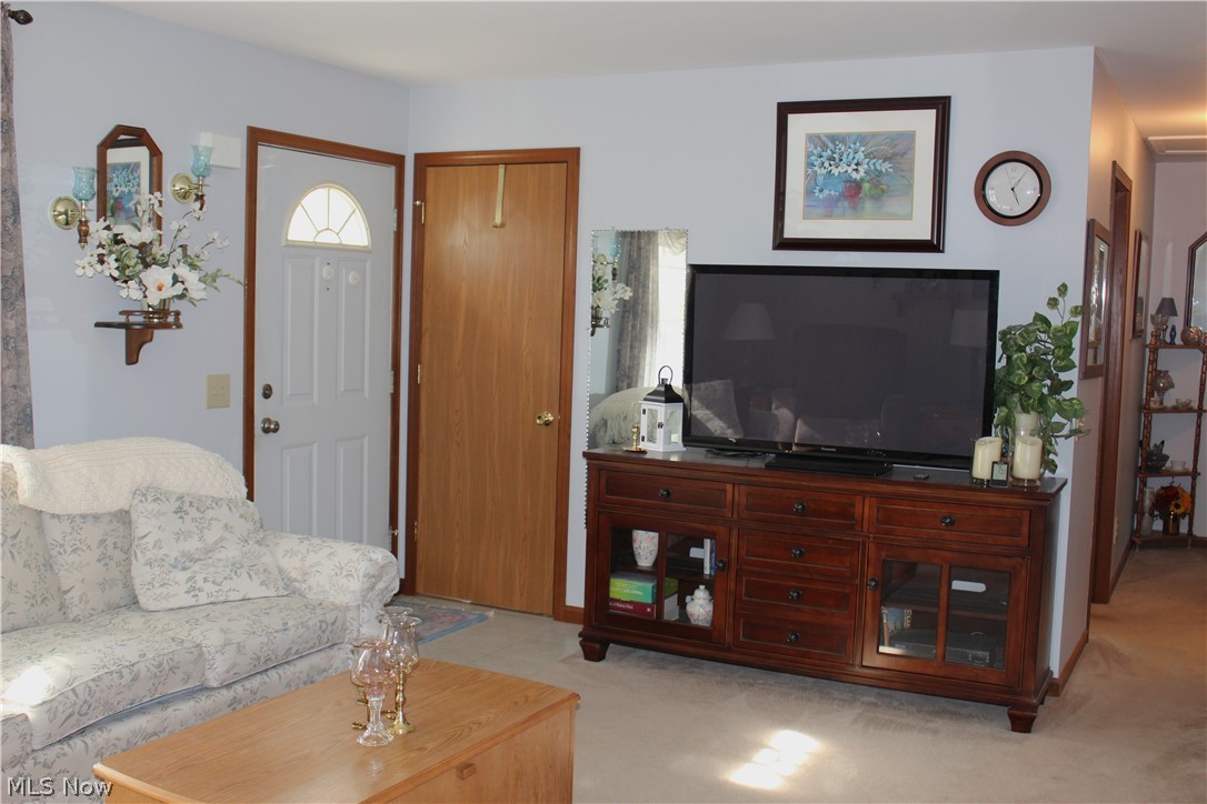 1517 N Walnut Street Dover OH 44622