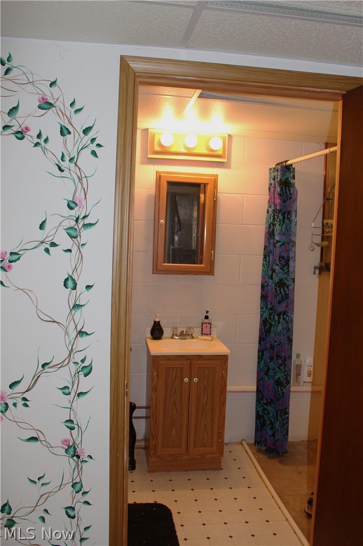 1517 N Walnut Street Dover OH 44622
