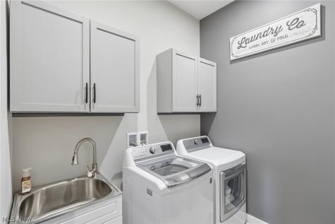 2818 Weeping Pine Drive Medina OH 44256
