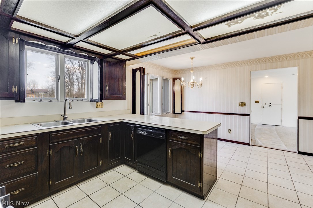 5365 Sampson Drive Girard OH 44420
