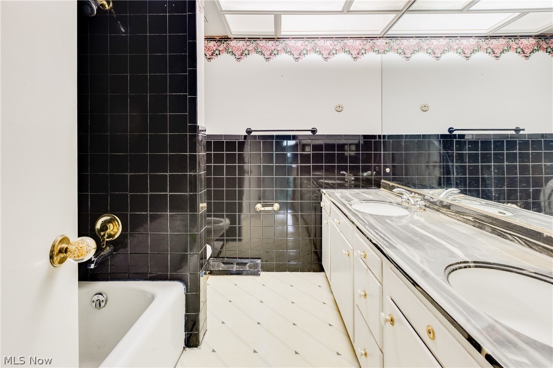 5365 Sampson Drive Girard OH 44420