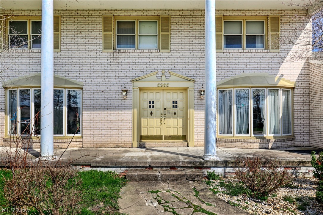 5365 Sampson Drive Girard OH 44420