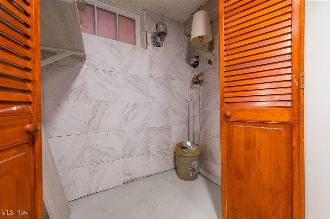 1654 Clarence Avenue Lakewood OH 44107