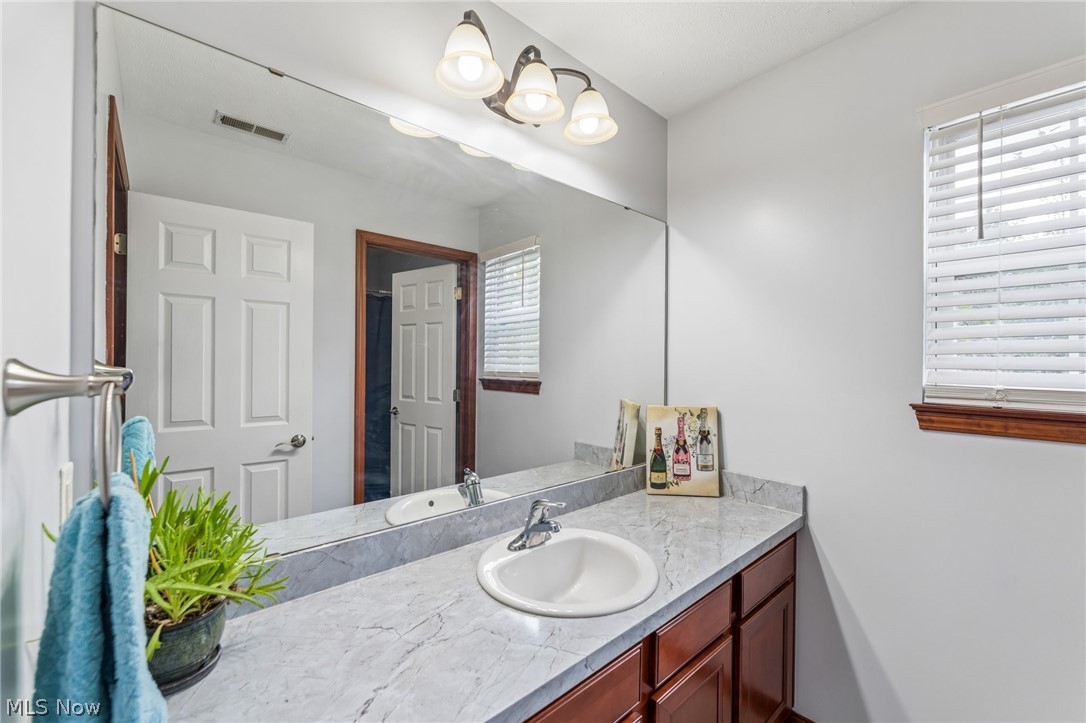 1071 Shawnee Court Vermilion OH 44089