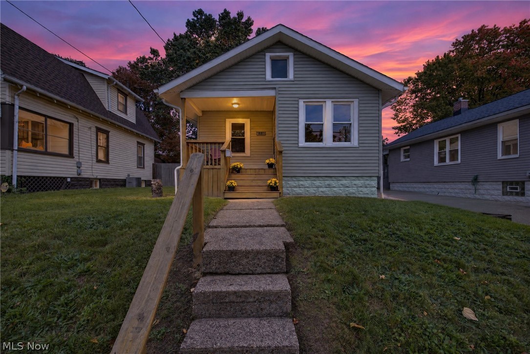 1891 Ford Avenue Akron OH 44305