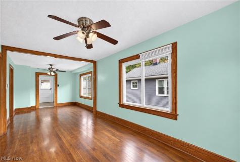 1891 Ford Avenue Akron OH 44305