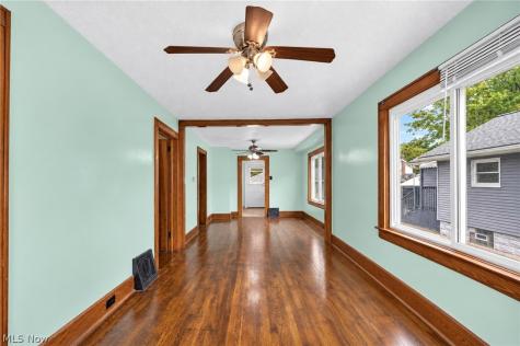 1891 Ford Avenue Akron OH 44305