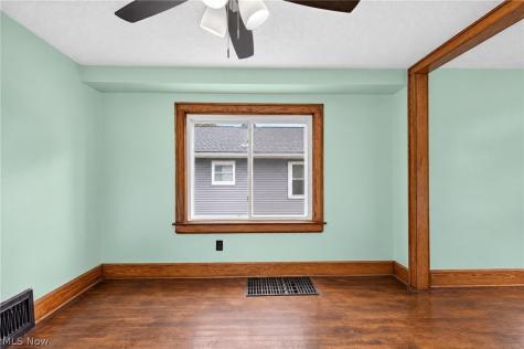 1891 Ford Avenue Akron OH 44305