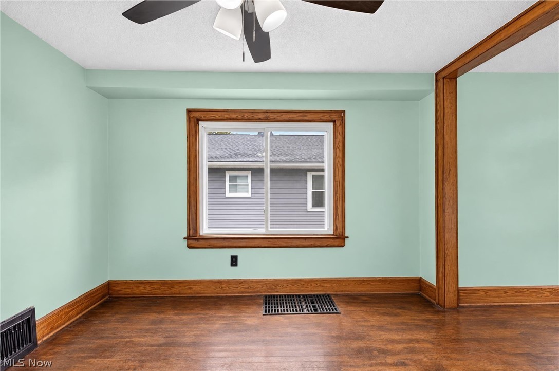 1891 Ford Avenue Akron OH 44305