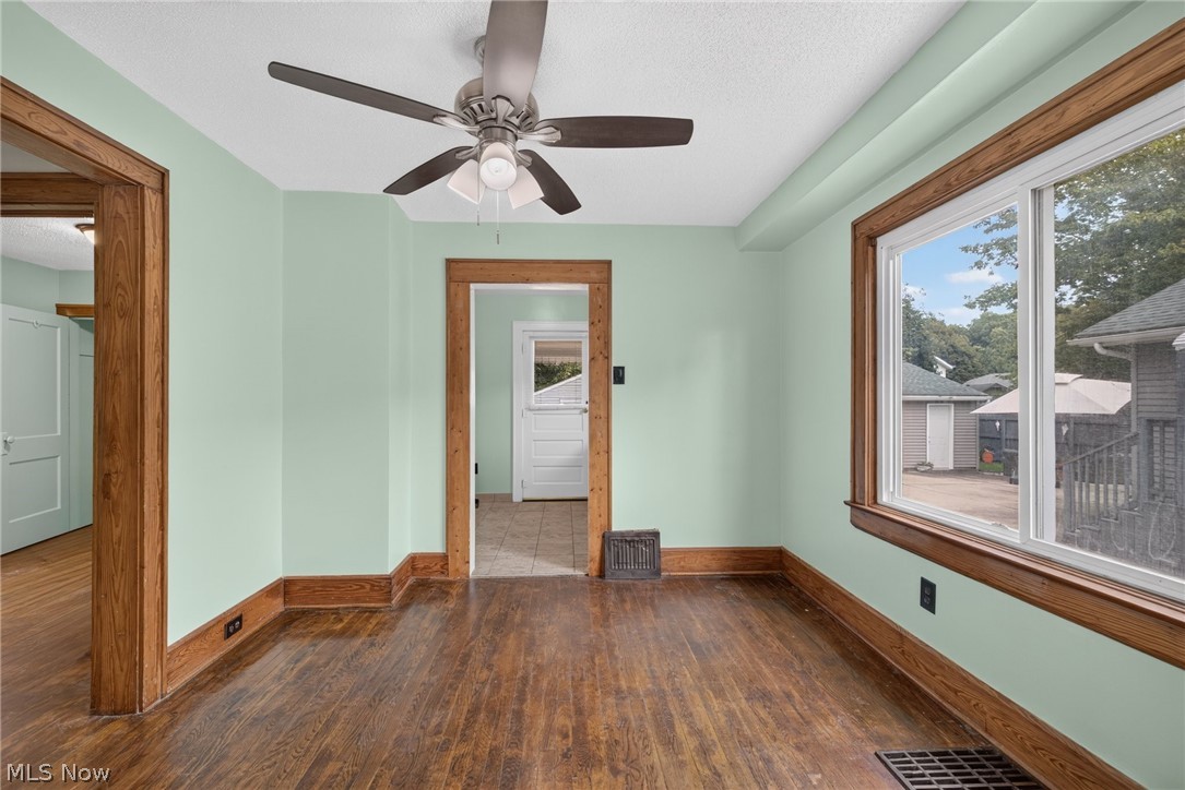 1891 Ford Avenue Akron OH 44305