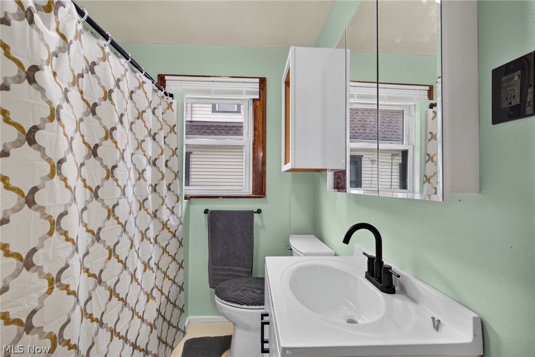 1891 Ford Avenue Akron OH 44305