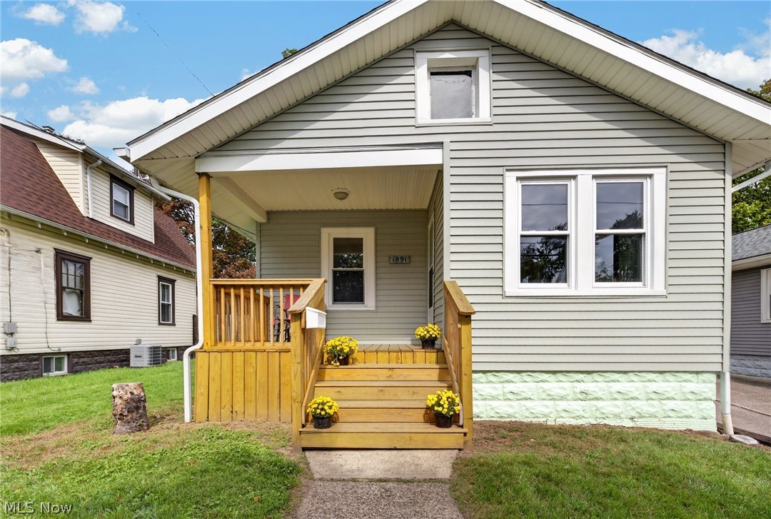 1891 Ford Avenue Akron OH 44305