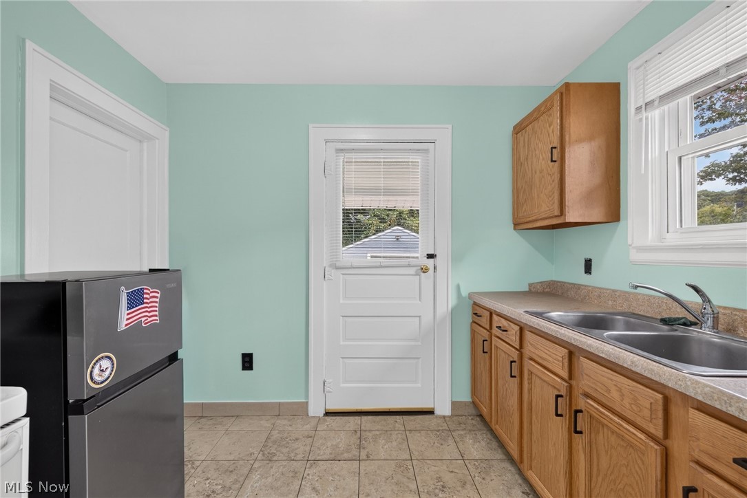 1891 Ford Avenue Akron OH 44305