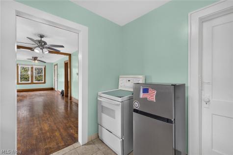 1891 Ford Avenue Akron OH 44305