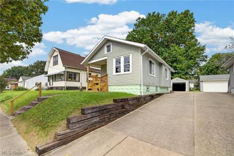 1891 Ford Avenue Akron OH 44305