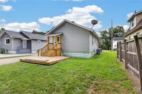 1891 Ford Avenue Akron OH 44305