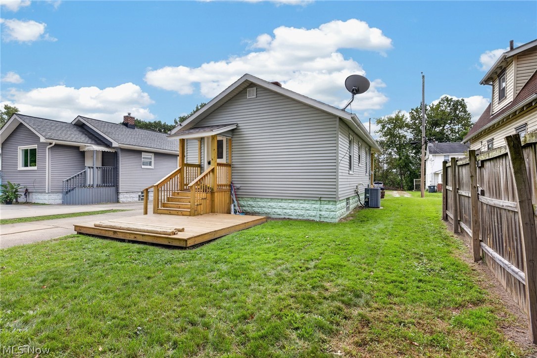 1891 Ford Avenue Akron OH 44305