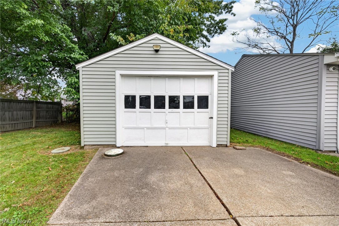 1891 Ford Avenue Akron OH 44305