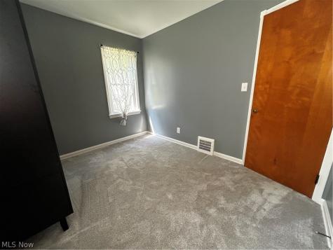 4311 Longwood Avenue Parma OH 44134