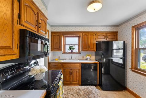 241 Van Buren Avenue Cuyahoga Falls OH 44221