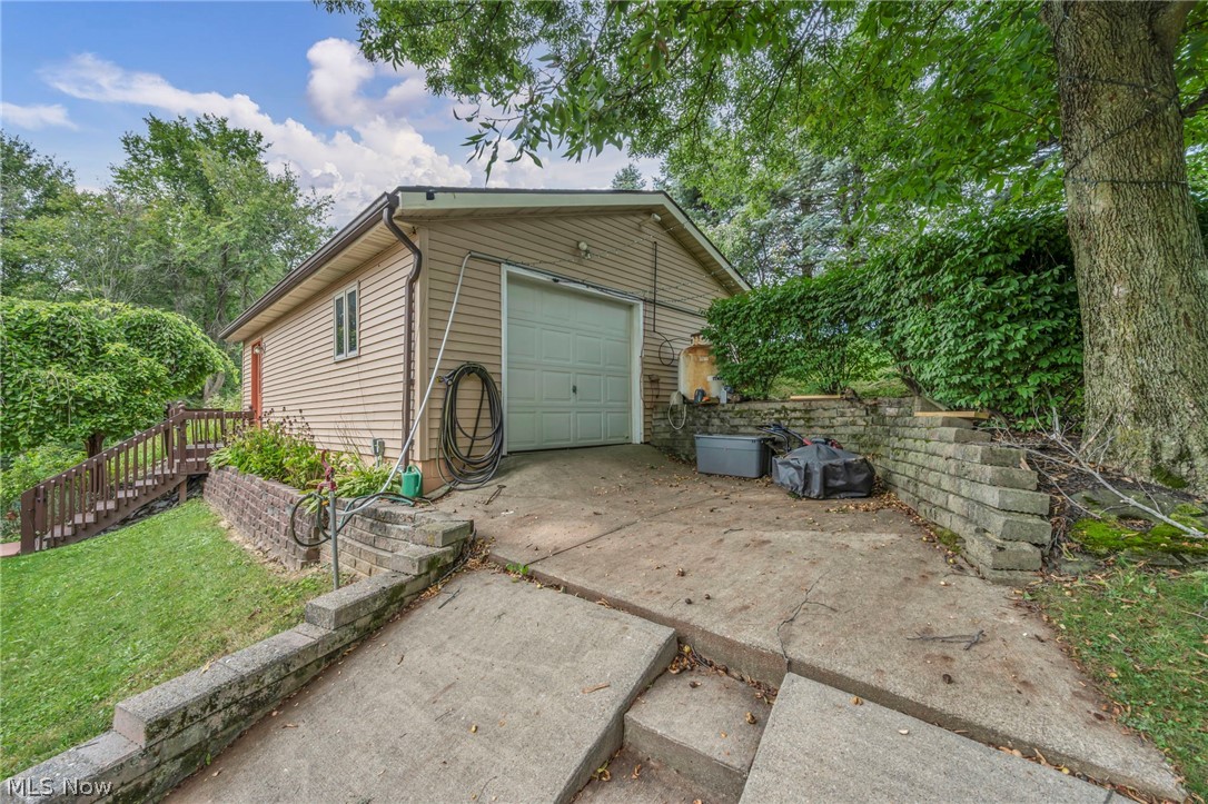 2671 Gayer Road Valley City OH 44280