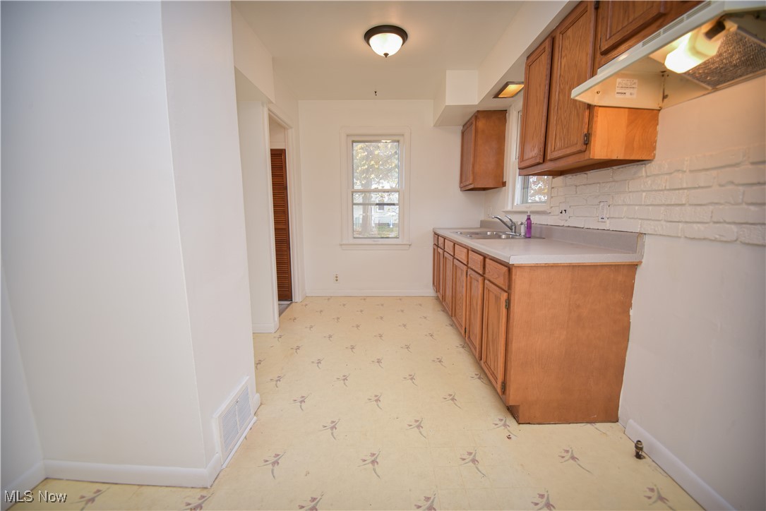 2901 Ralph Avenue Cleveland OH 44109