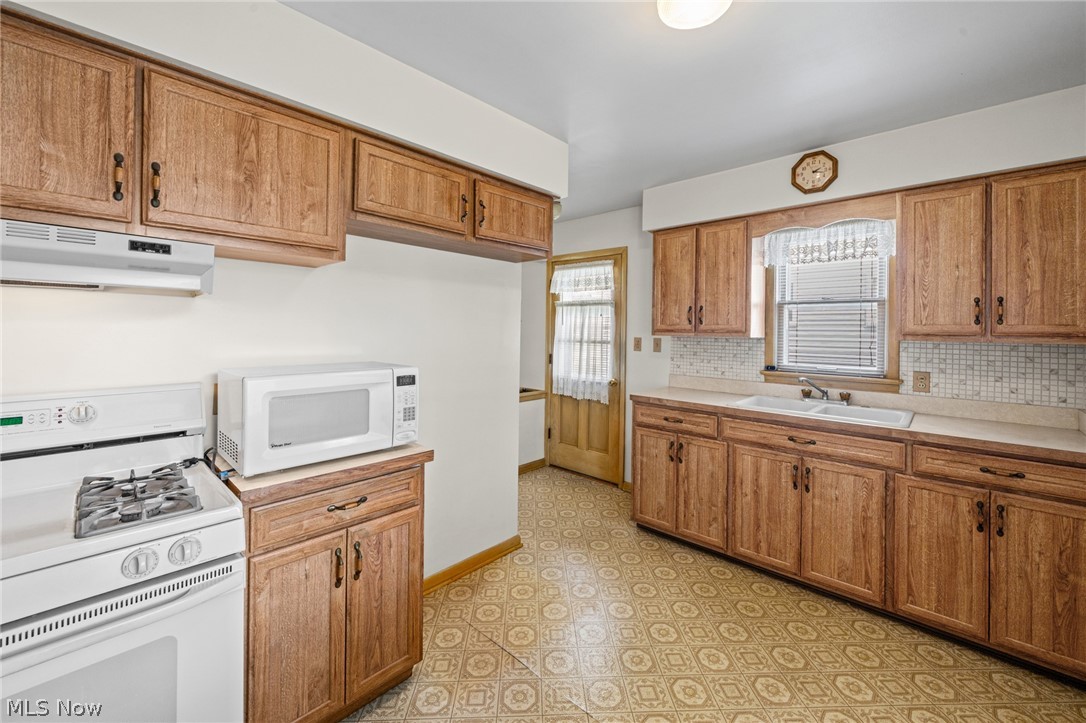11021 Schwab Drive Parma OH 44130